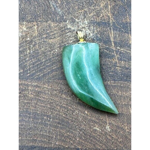 Jade Green Horn-Shaped Pendant With Gold-Filled Bail - Unique Artisan Craft - Picture 1 of 5